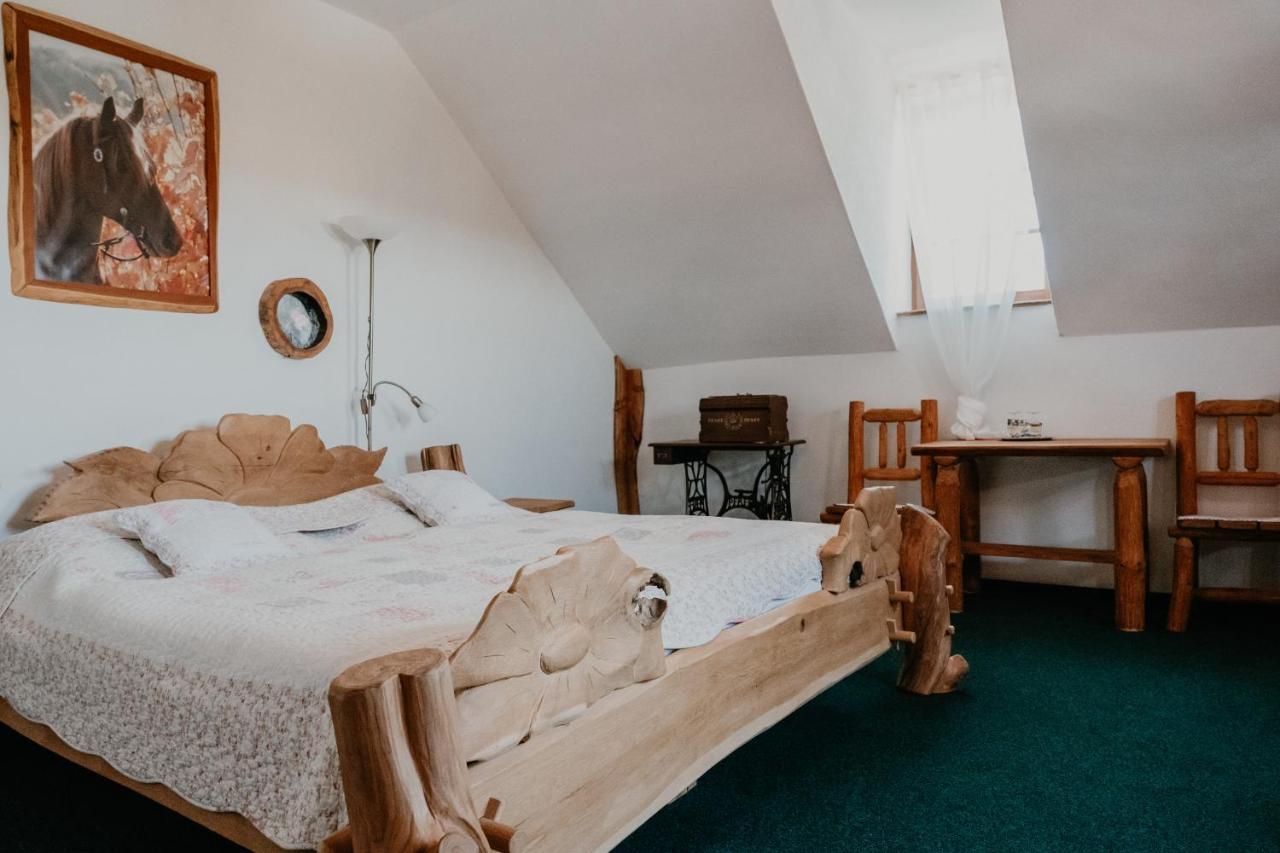 Osada Havranu Hotel Hnanice  Buitenkant foto