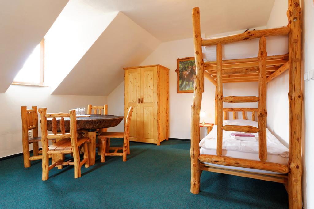 Osada Havranu Hotel Hnanice  Buitenkant foto