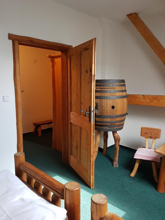 Osada Havranu Hotel Hnanice  Buitenkant foto