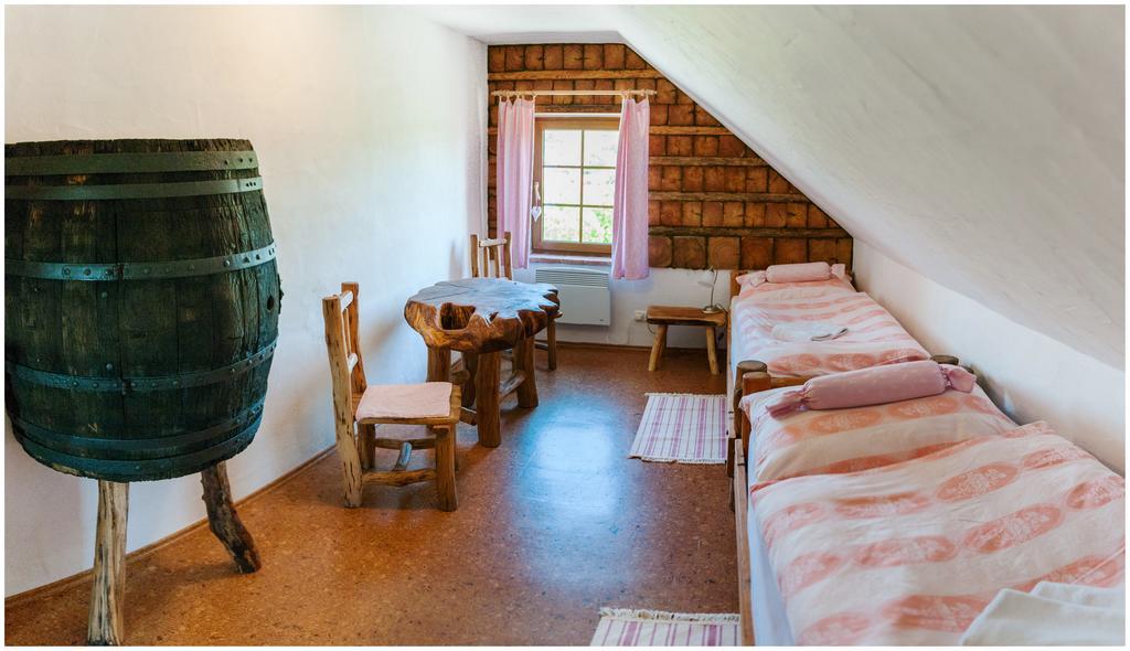 Osada Havranu Hotel Hnanice  Buitenkant foto