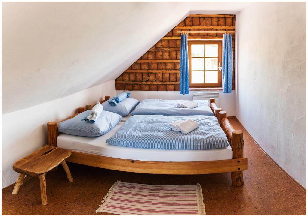 Osada Havranu Hotel Hnanice  Buitenkant foto