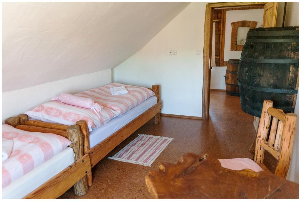 Osada Havranu Hotel Hnanice  Buitenkant foto