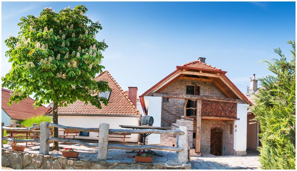 Osada Havranu Hotel Hnanice  Buitenkant foto