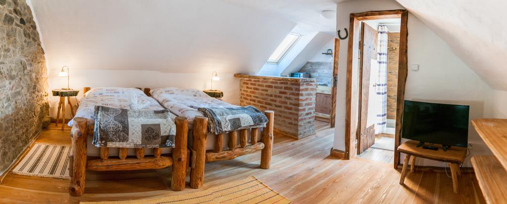 Osada Havranu Hotel Hnanice  Buitenkant foto