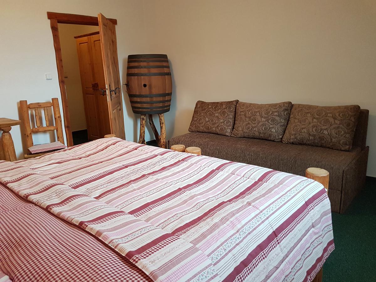 Osada Havranu Hotel Hnanice  Buitenkant foto